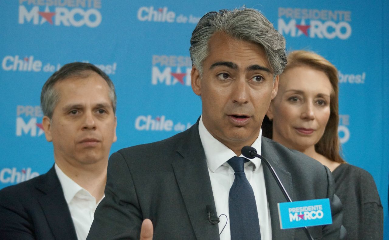 Marco Enríquez Ominami presentó compromisos con tercera edad Presidir