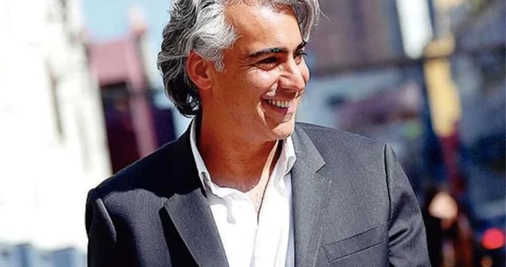 Marco Enríquez-Ominami  va como avión: ciudadanía adhiere rápidamente a su recolección de firmas ya van más de 3 mil